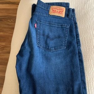 Men’s Levi dark wash boot cut jeans 32x32